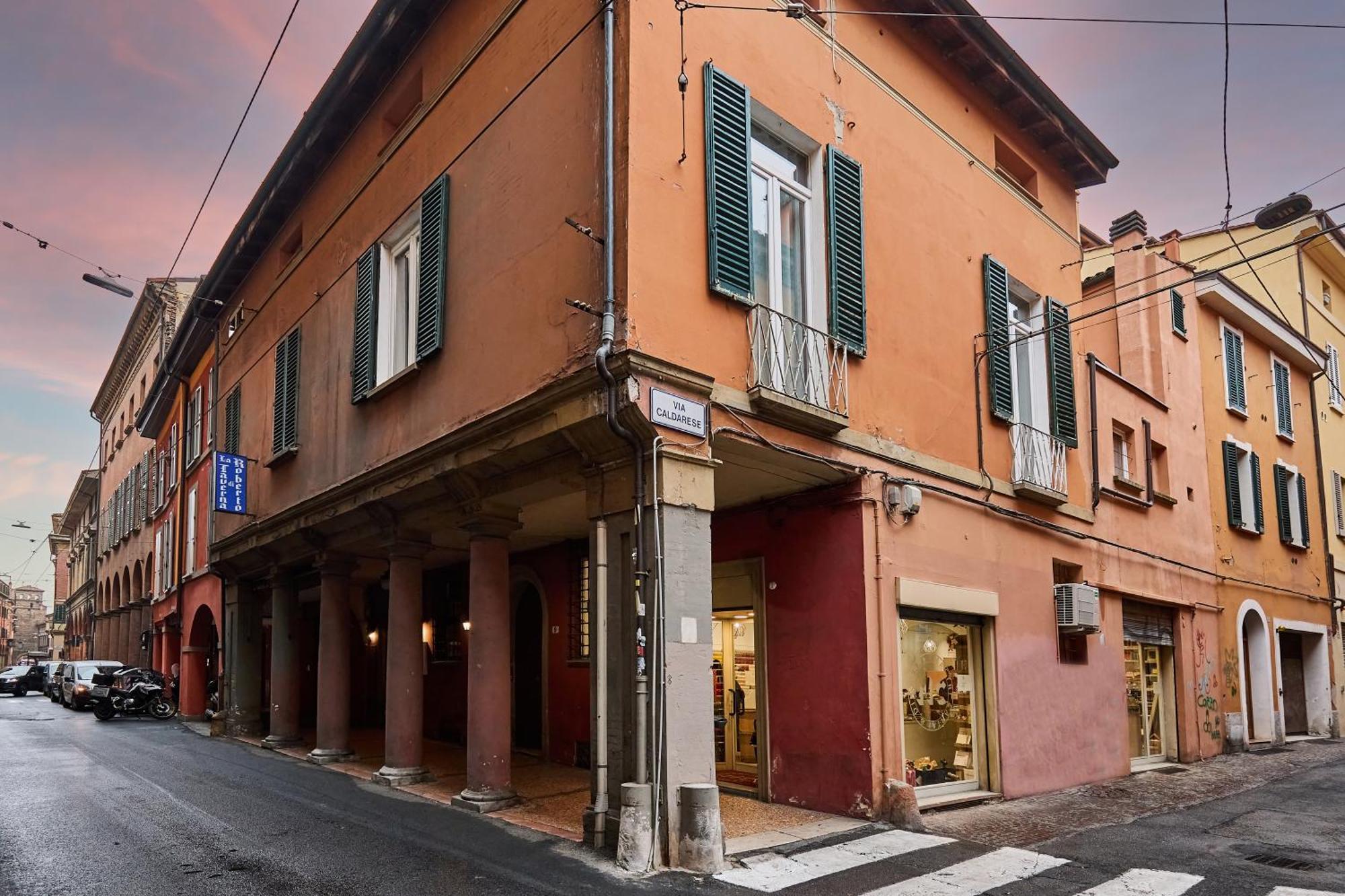 La Torre Lunga -Smart Working- 150 M Dalle-From Due Torri-Two Towers Bolonia Exterior foto